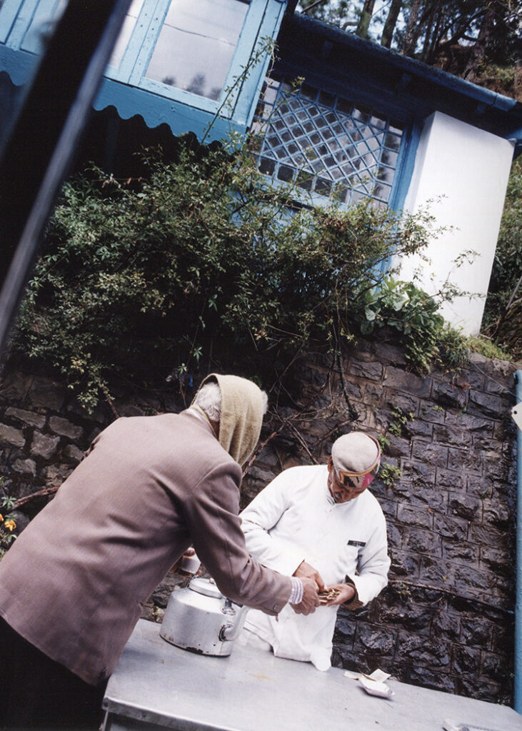 Chai seller at Barog station