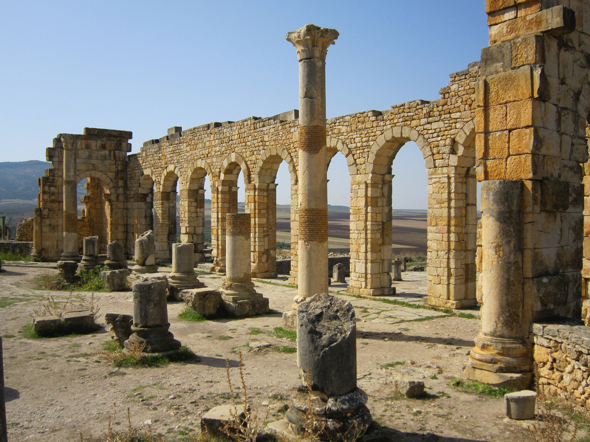 Meknes: Mud-Brick Palaces and Roman City Ruins