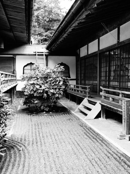 Yochi-in temple garden