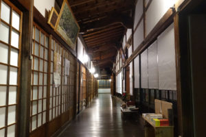 Yochi-in lodgings main corridor