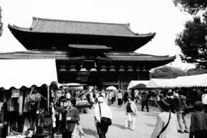 Market at Toji temple