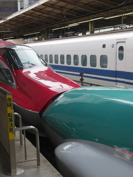 Shinkansens in Tokyo