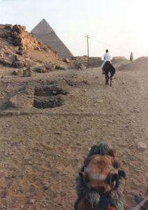 Setting off to ride around the pyramids