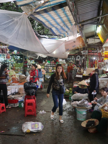 Dong Ba market