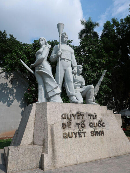 Patriotic statue near Hoan Kiem lake