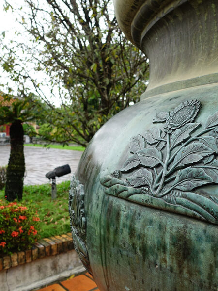 Funerary urn