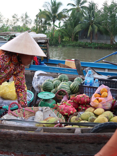 Phong Dien floating market