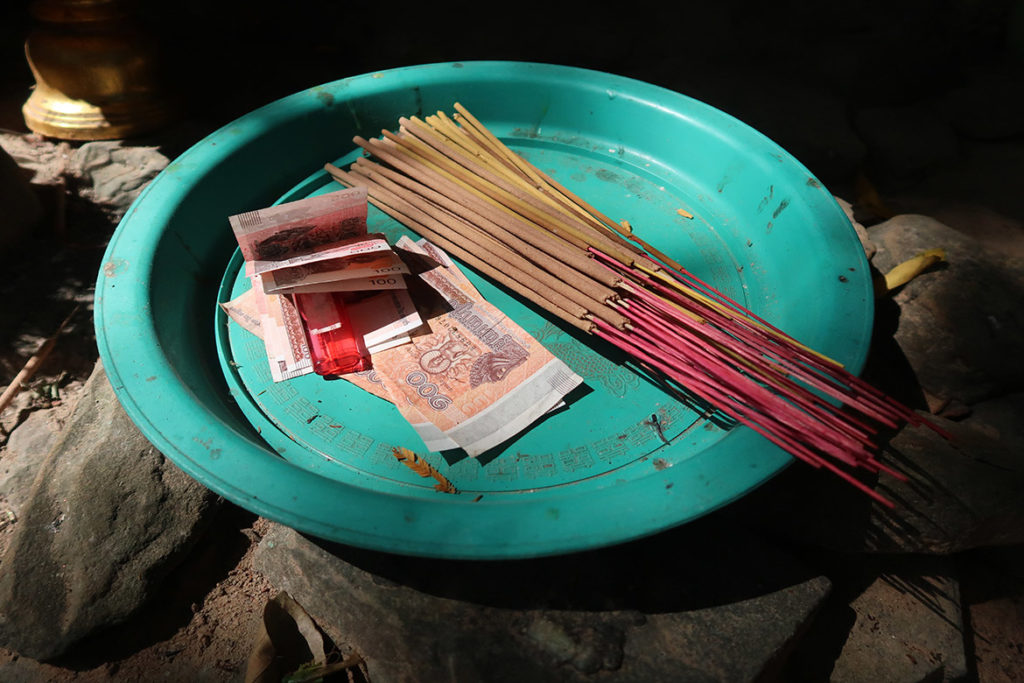 Offering at Neak Poan