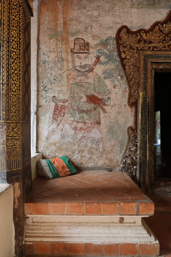 Outside wall of Wat Longkhun