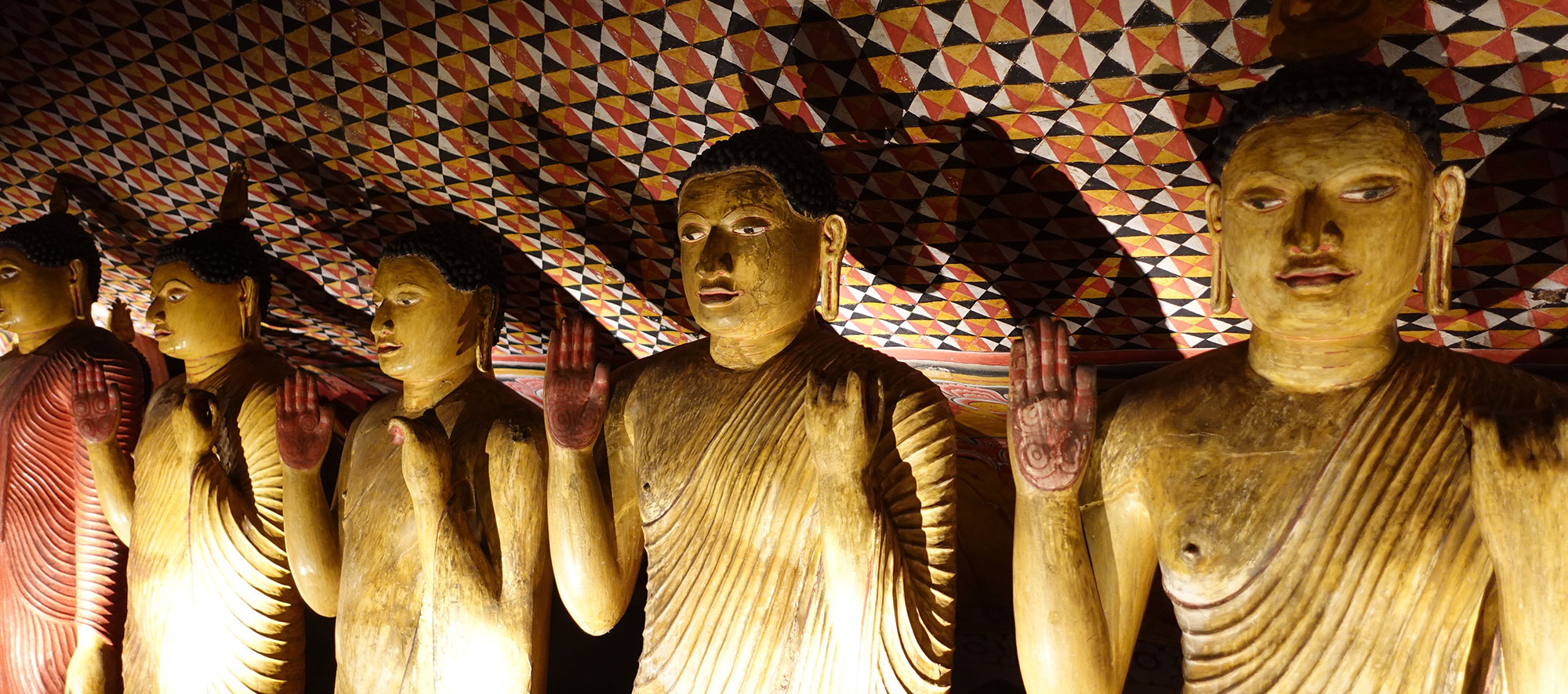 Trincomalee to Sigiriya: Temples and Caves