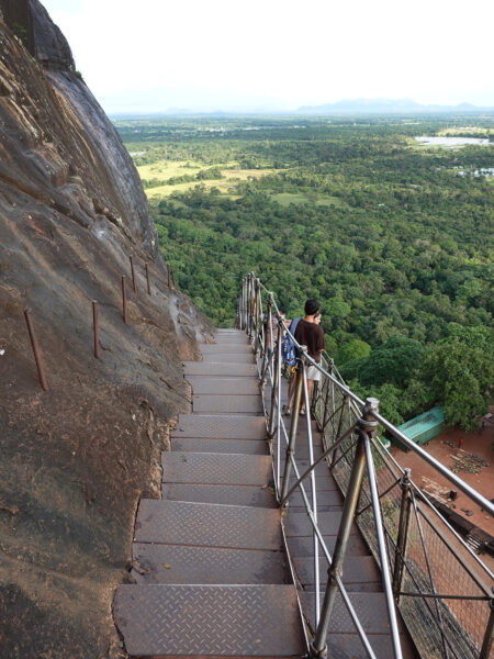 Sigiriya rock descent
