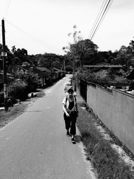 Walk from Embekke to Lankatilake