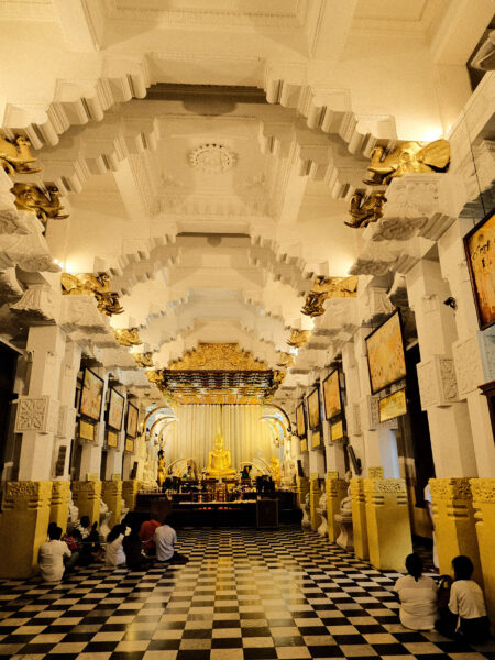 Temple of the Tooth side-room shrine