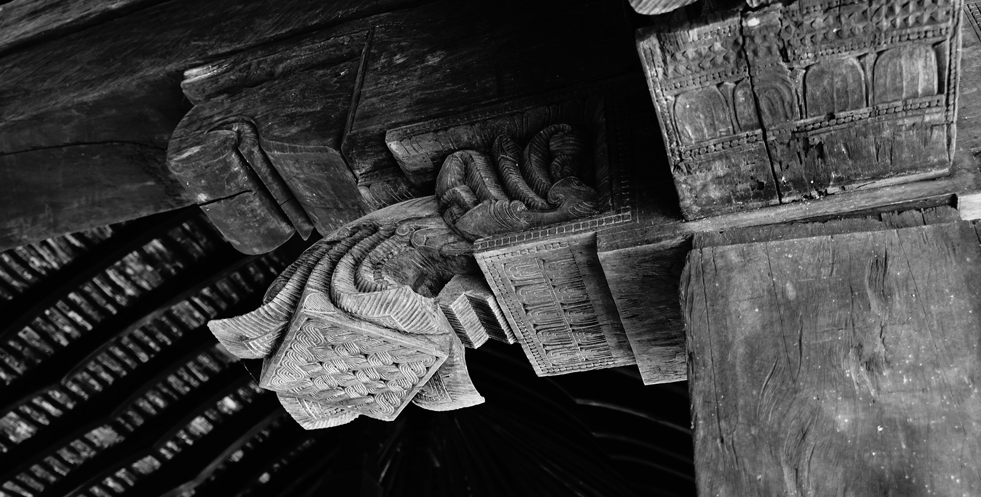 Sigiriya-Kandy: Mesolithic Burials and the 3 Temples Loop